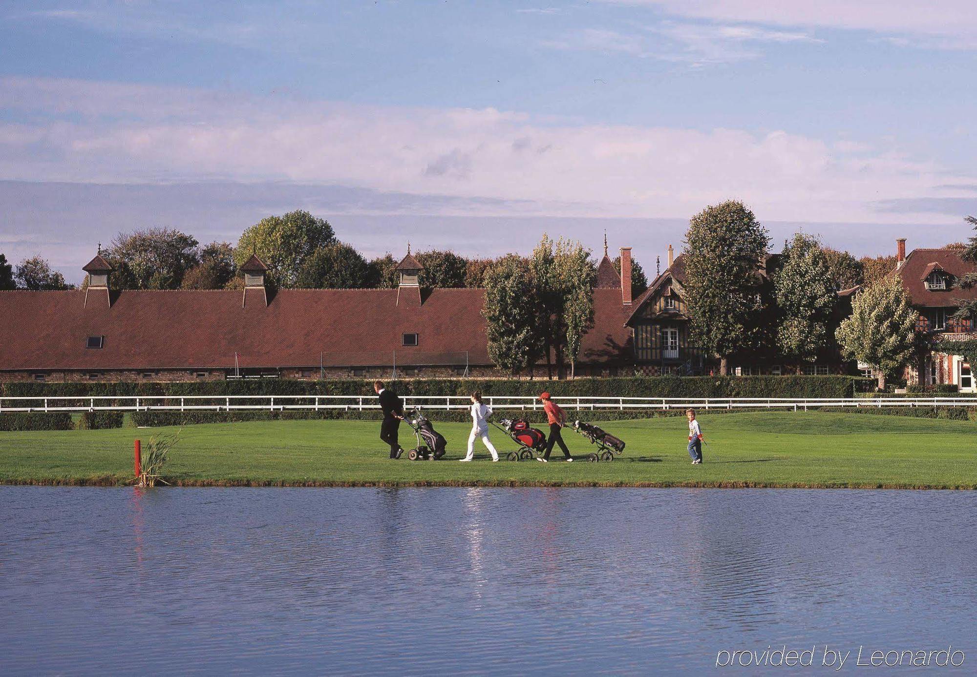 Renaissance Paris Hippodrome De St. Cloud Hotel Rueil-Malmaison Exterior photo